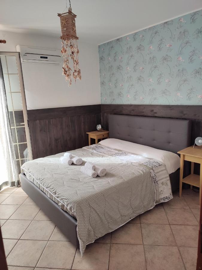 איסולה דלה פמינה Casa Vacanze Isolotto מראה חיצוני תמונה