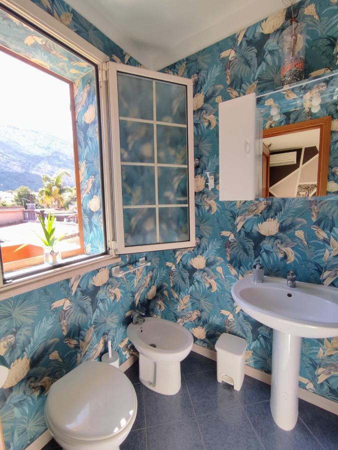 איסולה דלה פמינה Casa Vacanze Isolotto מראה חיצוני תמונה