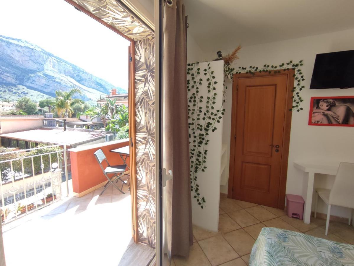 איסולה דלה פמינה Casa Vacanze Isolotto מראה חיצוני תמונה