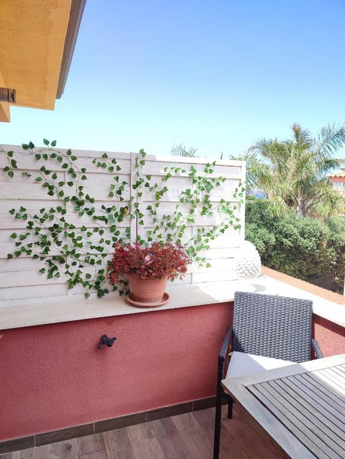 איסולה דלה פמינה Casa Vacanze Isolotto מראה חיצוני תמונה