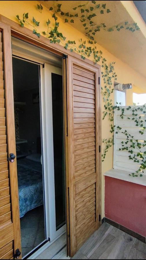איסולה דלה פמינה Casa Vacanze Isolotto מראה חיצוני תמונה
