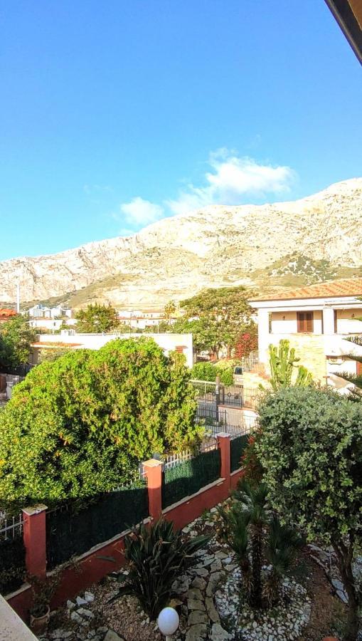 איסולה דלה פמינה Casa Vacanze Isolotto מראה חיצוני תמונה