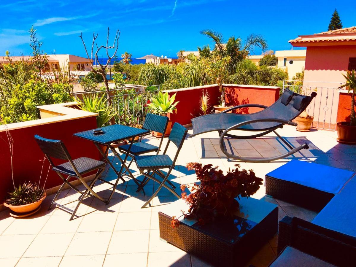 איסולה דלה פמינה Casa Vacanze Isolotto מראה חיצוני תמונה