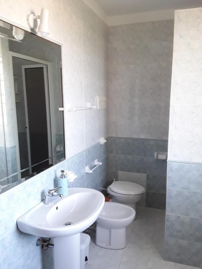 איסולה דלה פמינה Casa Vacanze Isolotto מראה חיצוני תמונה