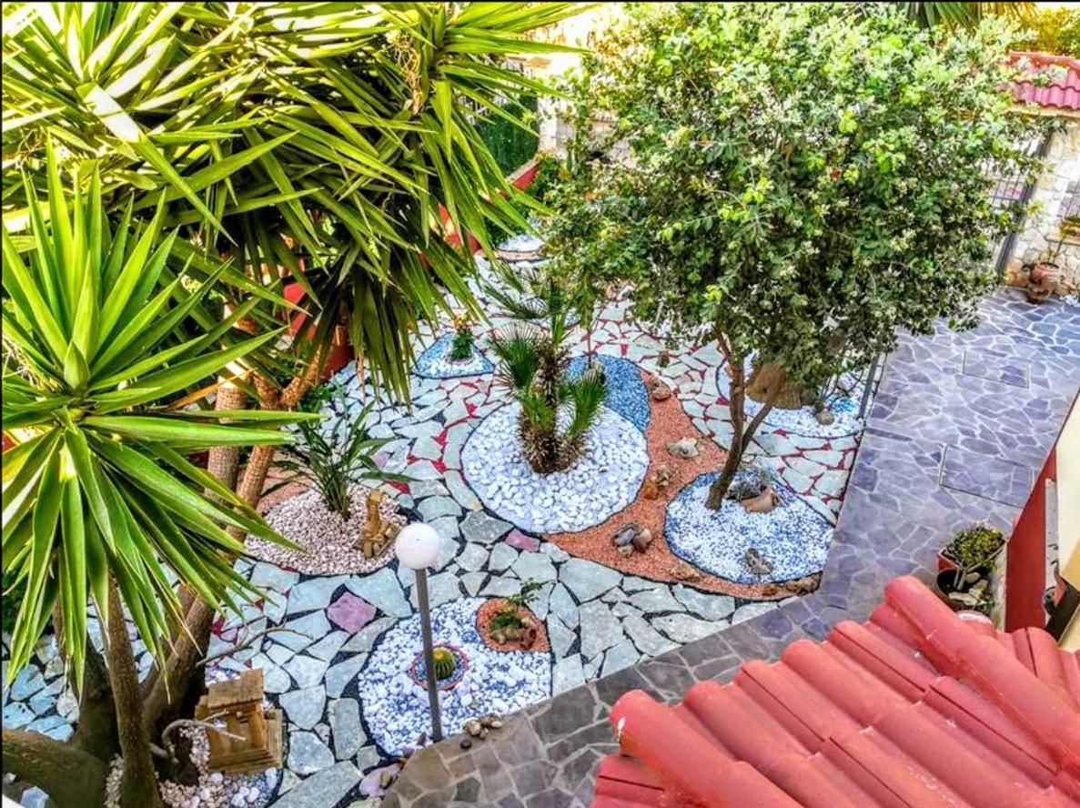 איסולה דלה פמינה Casa Vacanze Isolotto מראה חיצוני תמונה
